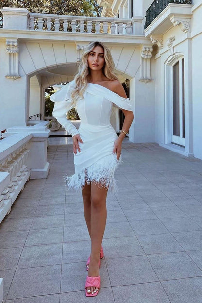 Feather Glam Dress | One-Shoulder Mini | Luxe Pluimen & Drapering