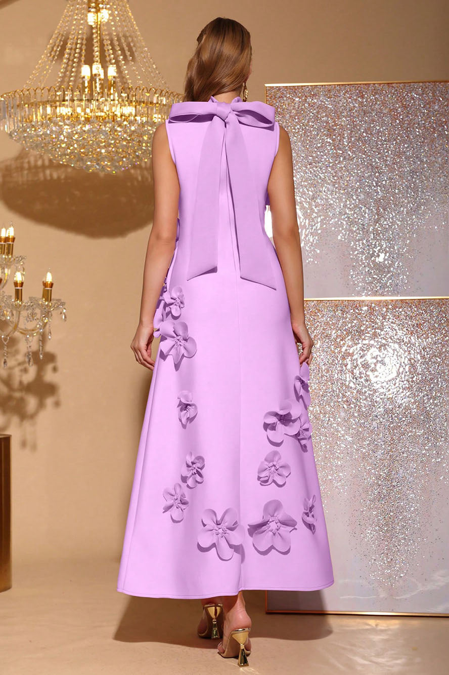 Flora Sculpt Dress | 3D Bloemenapplicatie | A-lijn Elegantie & Hoge Hals