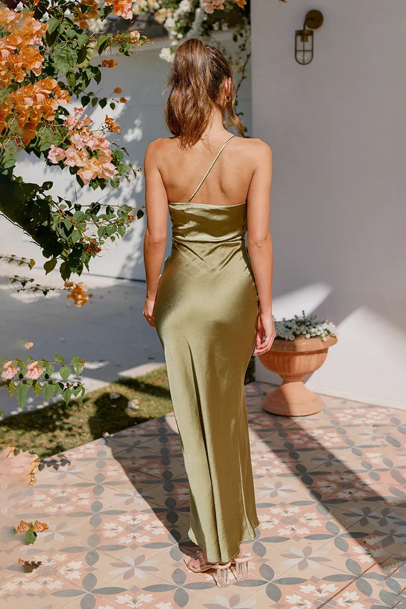Olive One-Shoulder Dress | Satijnlook | Moderne Elegantie