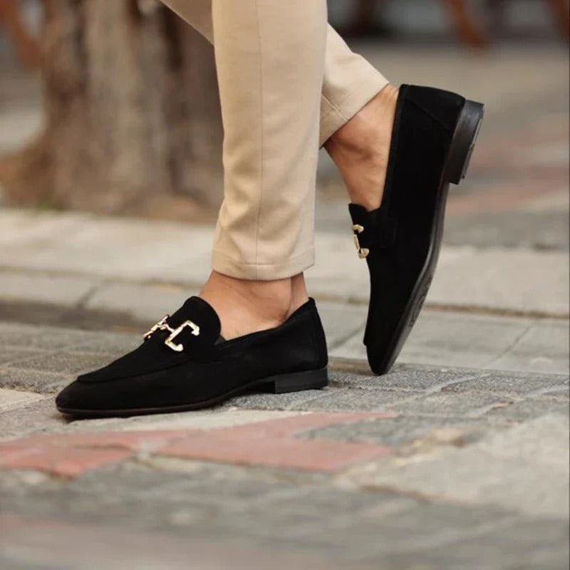 Classic Loafer | Luxe Suède Look | Gouden Bitdetail